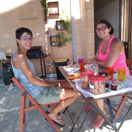 Laringa Holiday 2*