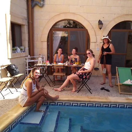 Laringa Holiday Għajnsielem