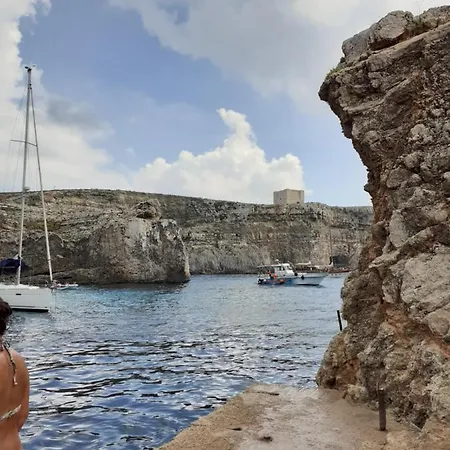 Laringa Holiday Għajnsielem