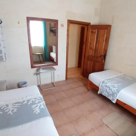 Gasthuis Laringa Holiday Għajnsielem