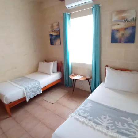 Laringa Holiday Għajnsielem