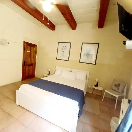 Πανσιόν Laringa Holiday Għajnsielem
